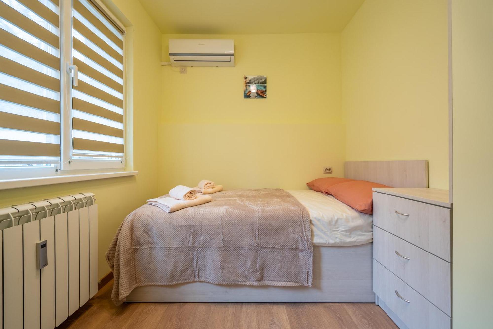 Top Location Central New & Spacious 3 Bdr Apt Medical Academy Sofia Exteriör bild