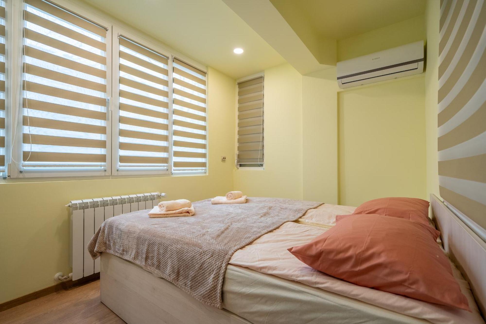 Top Location Central New & Spacious 3 Bdr Apt Medical Academy Sofia Exteriör bild