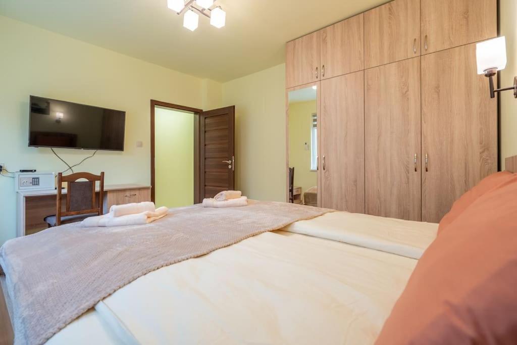 Top Location Central New & Spacious 3 Bdr Apt Medical Academy Sofia Exteriör bild
